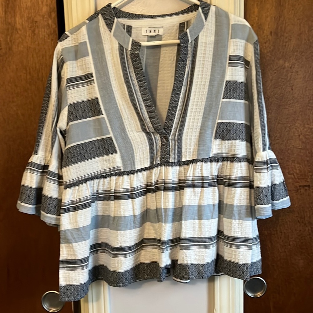 Cute boutique shirt medium